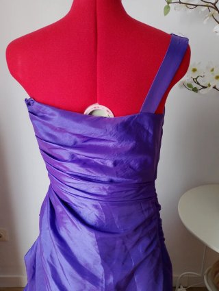 Vestido de fiesta morado