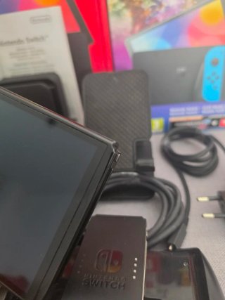 Nintendo Switch OLED 2023 - FIFA 22 + Naruto