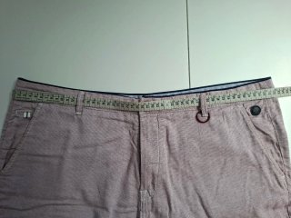 Bermudas hombre rosa