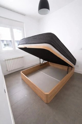 Divano letto in legno con materassi in memory foam