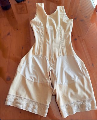 Faja de compresión beige