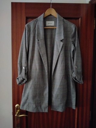Chaqueta Stradivarius cuadros gris