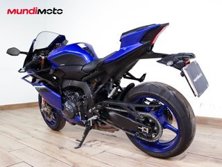 YAMAHA R9