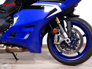 YAMAHA R9