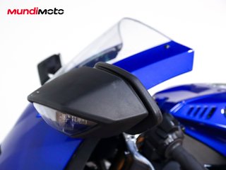 YAMAHA R9
