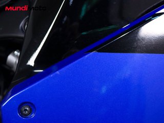 YAMAHA R9