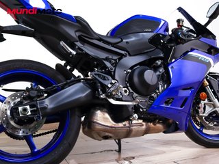 YAMAHA R9