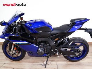 YAMAHA R9
