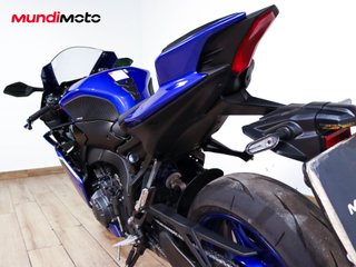 YAMAHA R9