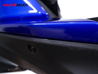 YAMAHA R9