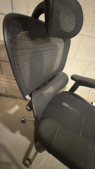 Silla de oficina ergonómica negra (Sihoo)
