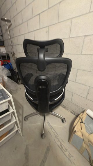 Silla de oficina ergonómica negra (Sihoo)