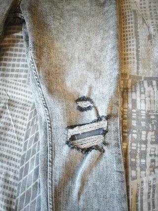 Vaqueros Bershka, Talla 38 Rotos Grises