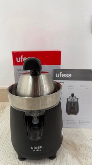 Exprimidor Eléctrico Ufesa Vitality