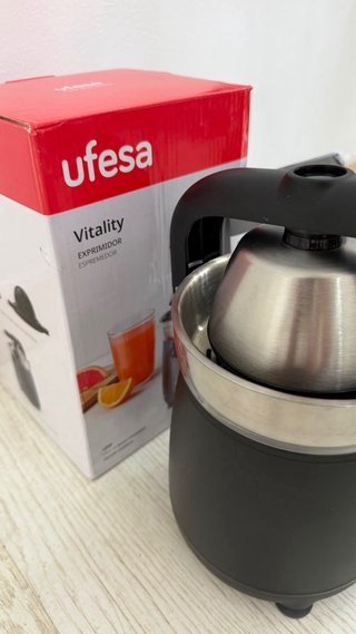 Exprimidor Eléctrico Ufesa Vitality