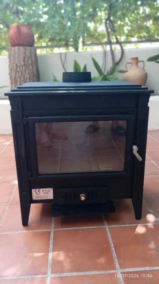 Estufa de leña Theca HOGAR 700 SV