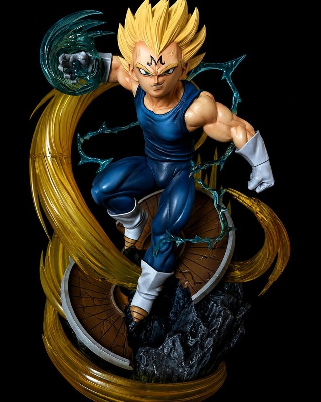 Majin Vegeta Super Saiyan 20cm Resina Sin pintar