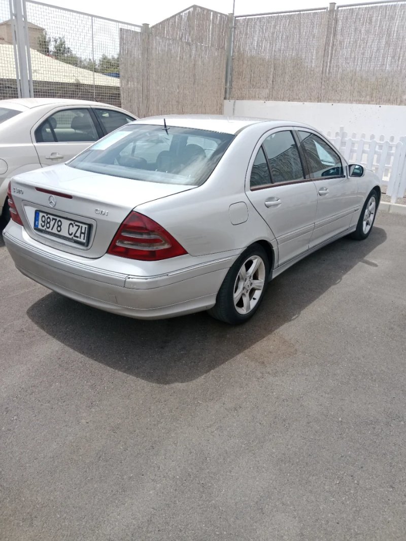 Mercedes-Benz Clase C 2004 - foto 1