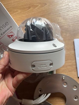 Cámara de seguridad IP Hikvision AcuSense