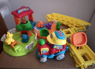 Tren Aventura Chicco con animales y vías