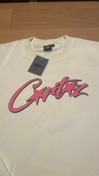Sudadera Corteiz Blanca Logo Rosa