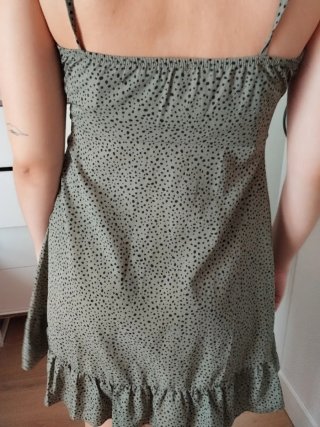 Vestido verde con lunares