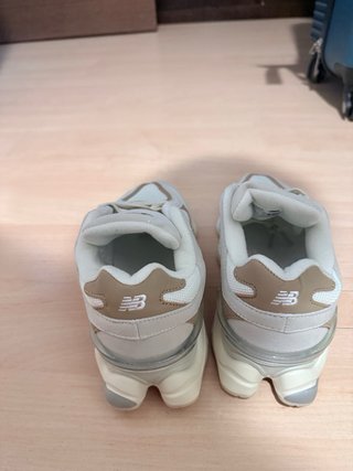 New Balance 9060 Beige/Blanco