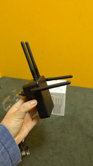 Repetidor WiFi AC1200 Doble Banda 2.4/5 GHz