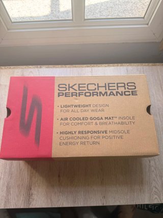 Zapatillas Skechers Grises y Rosas