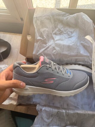 Zapatillas Skechers Grises y Rosas