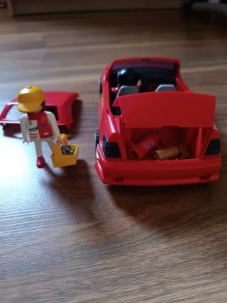 Playmobil Coche Rojo con Figuras y Accesorios