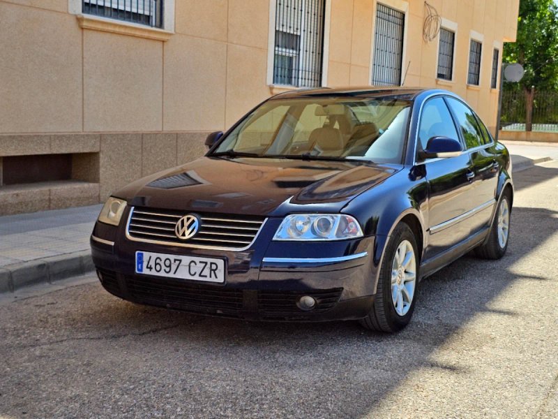 Volkswagen Passat 2004 - foto 1