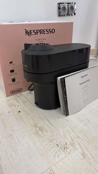 Cafetera Nespresso DeLonghi Negro Regaliz