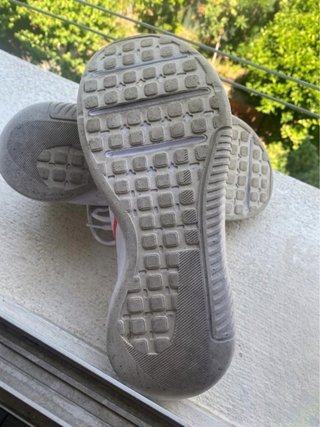 Zapatillas Nike Blancas y Rojas