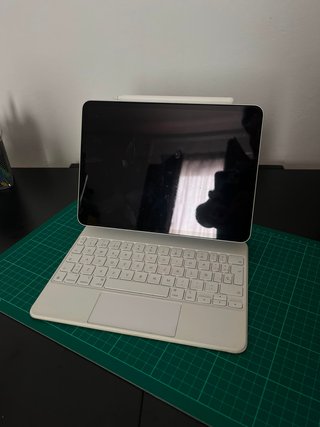 iPad Pro 11 64GB + Apple Pencil + Magic Keyboard