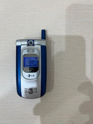 LG U8330 Blu da collezione