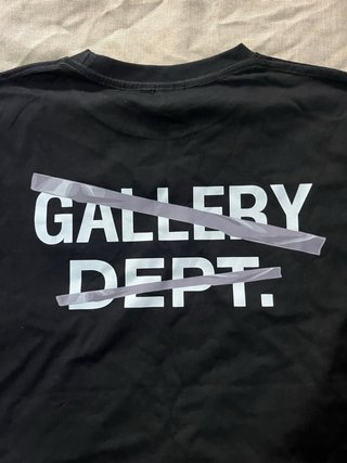 Camiseta Gallery Dept. Negra