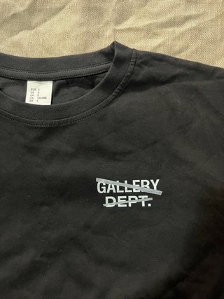 Camiseta Gallery Dept. Negra
