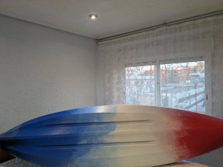 Kayak en perfecto estado con remo y chalecos