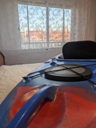 Kayak en perfecto estado con remo y chalecos