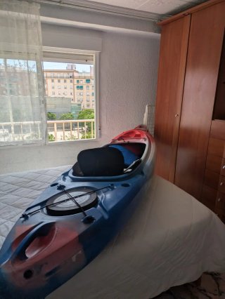 Kayak en perfecto estado con remo y chalecos