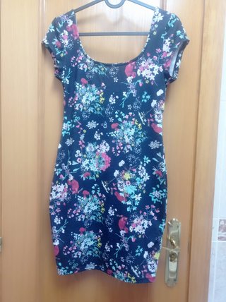 Vestido floral Pull&Bear Talla M