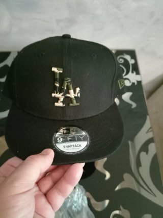Gorra New Era LA Negra y Dorada
