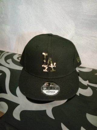 Gorra New Era LA Negra y Dorada