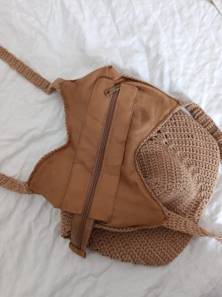 Bolso de verano tejido beige