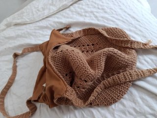 Bolso de verano tejido beige