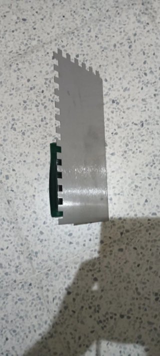 Llana dentada 1 cm nueva