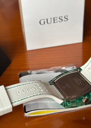 Reloj Guess Transparente Verde y Blanco