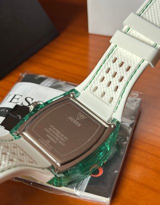 Reloj Guess Transparente Verde y Blanco