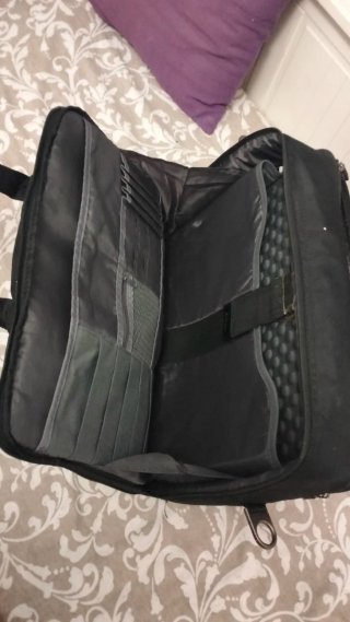 Acer Aspire E 15 + custodia + 2 caricatori